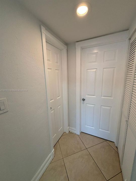 For Rent: $1,950 (1 beds, 1 baths, 550 Square Feet)