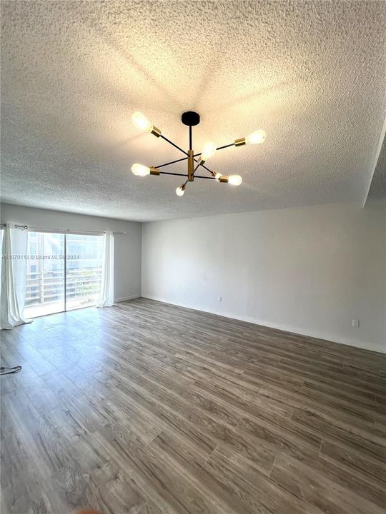 For Sale: $135,000 (1 beds, 1 baths, 850 Square Feet)