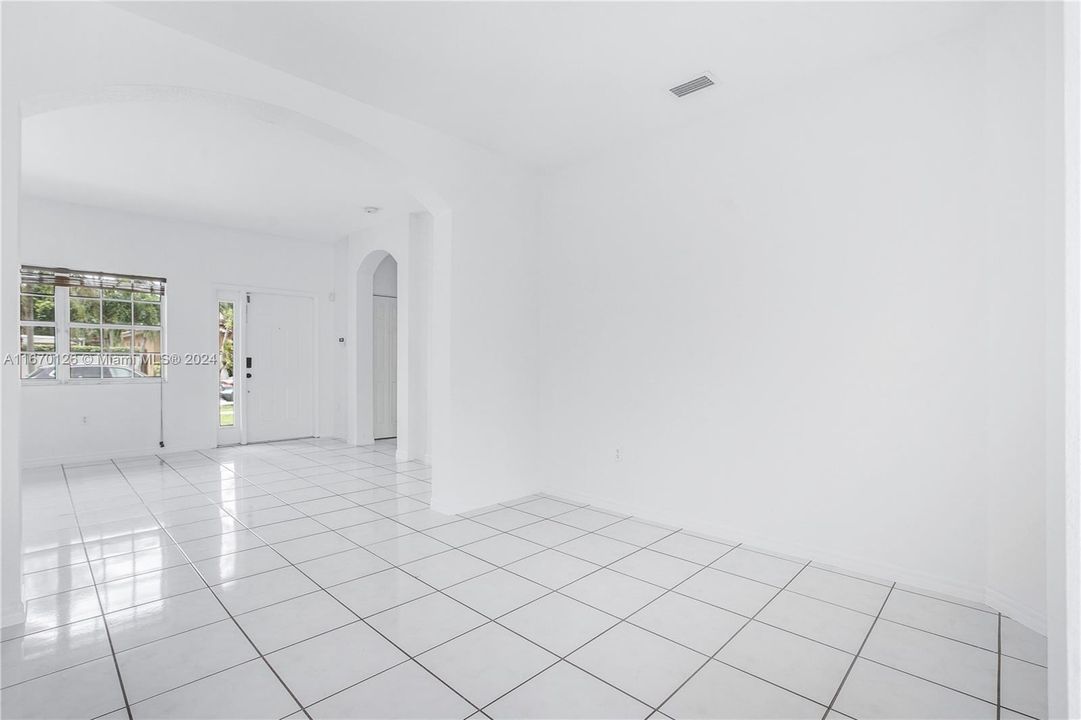 For Sale: $600,000 (3 beds, 2 baths, 1486 Square Feet)