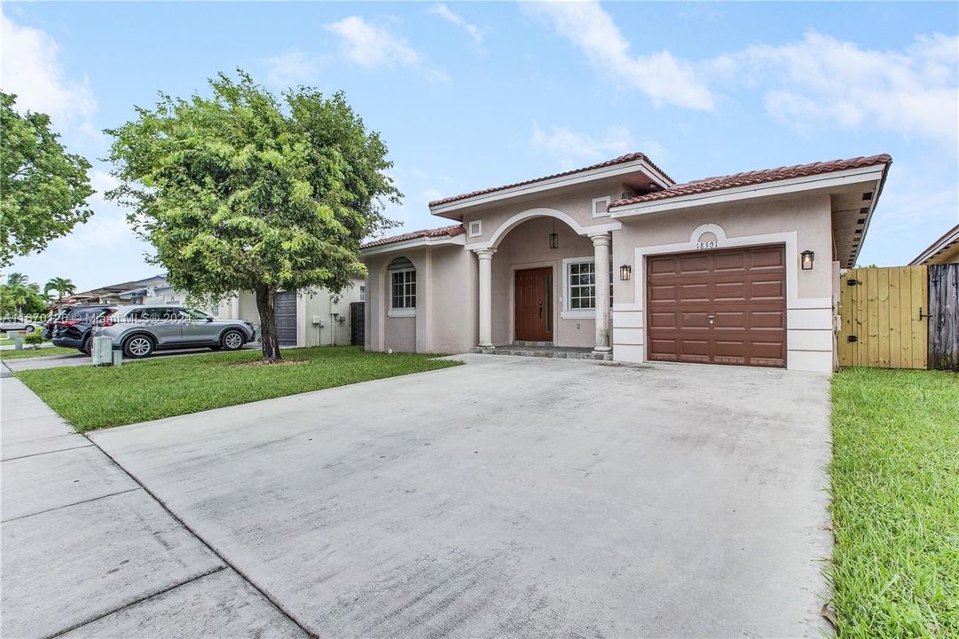 For Sale: $600,000 (3 beds, 2 baths, 1486 Square Feet)