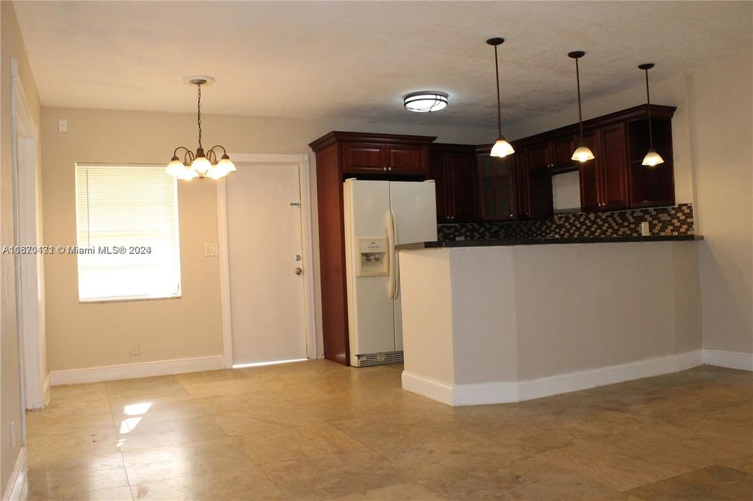 For Rent: $2,750 (3 beds, 2 baths, 1236 Square Feet)