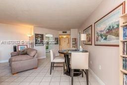 For Sale: $180,000 (1 beds, 2 baths, 870 Square Feet)