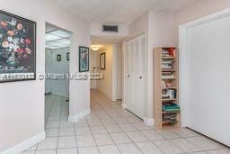 For Sale: $180,000 (1 beds, 2 baths, 870 Square Feet)