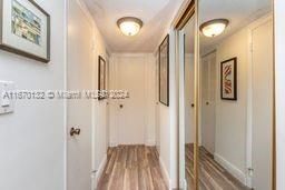 For Sale: $180,000 (1 beds, 2 baths, 870 Square Feet)