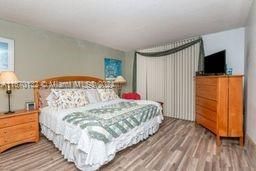 For Sale: $180,000 (1 beds, 2 baths, 870 Square Feet)