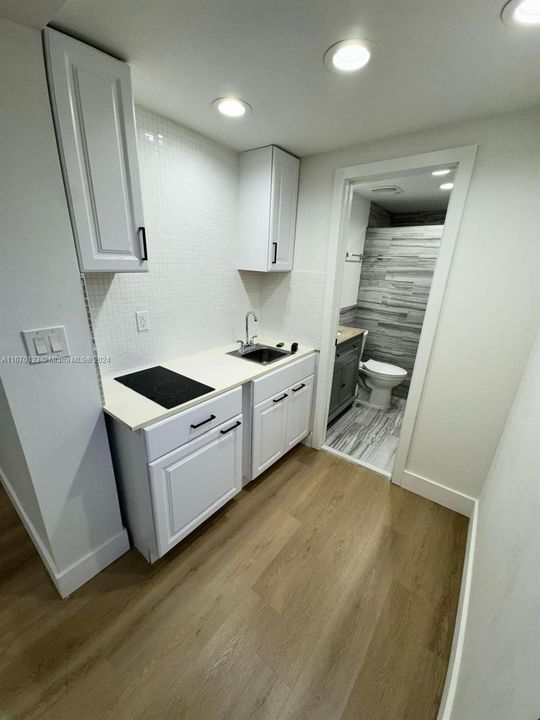 For Rent: $1,600 (1 beds, 1 baths, 1859 Square Feet)