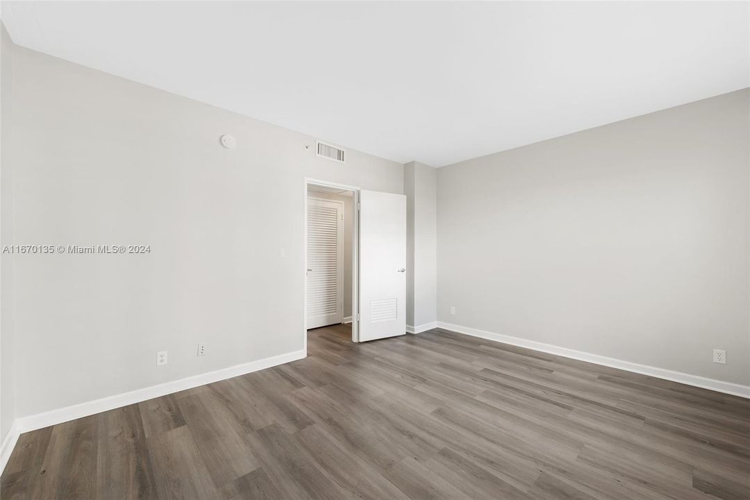 For Sale: $525,000 (2 beds, 2 baths, 1186 Square Feet)