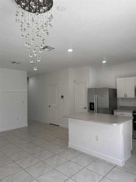 For Rent: $2,960 (3 beds, 2 baths, 1418 Square Feet)