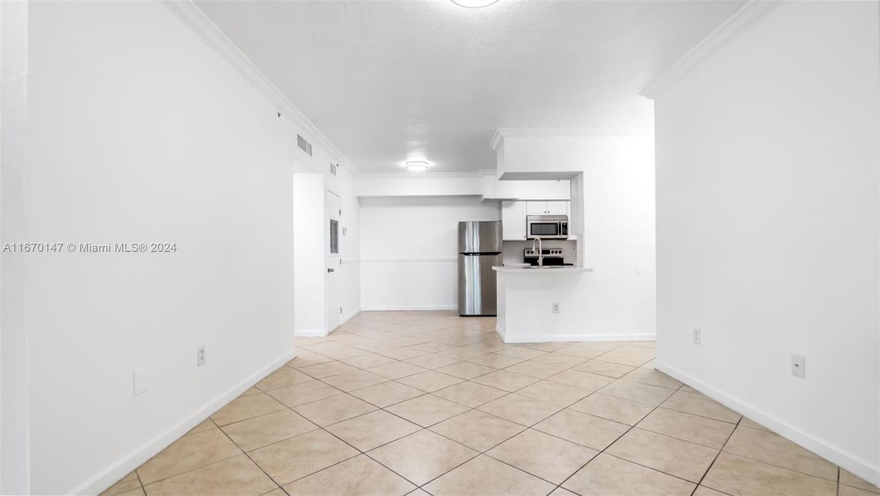 For Rent: $2,100 (1 beds, 1 baths, 690 Square Feet)