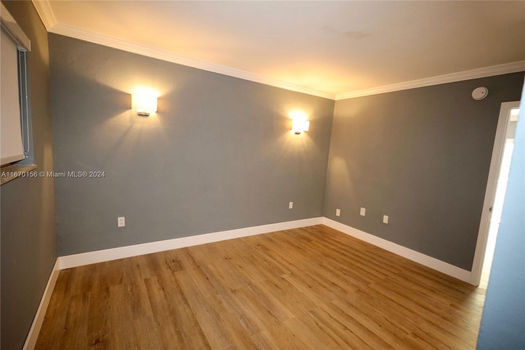 For Rent: $1,800 (1 beds, 1 baths, 552 Square Feet)