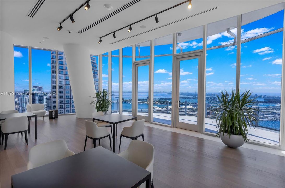 For Sale: $2,375,000 (2 beds, 2 baths, 1578 Square Feet)