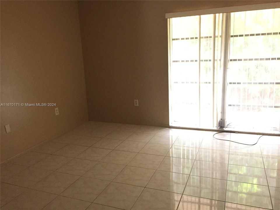 For Rent: $3,300 (3 beds, 2 baths, 1700 Square Feet)