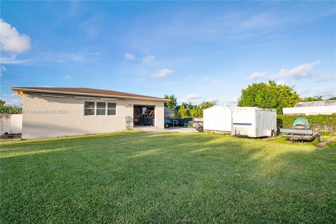 For Sale: $1,049,999 (4 beds, 2 baths, 1834 Square Feet)