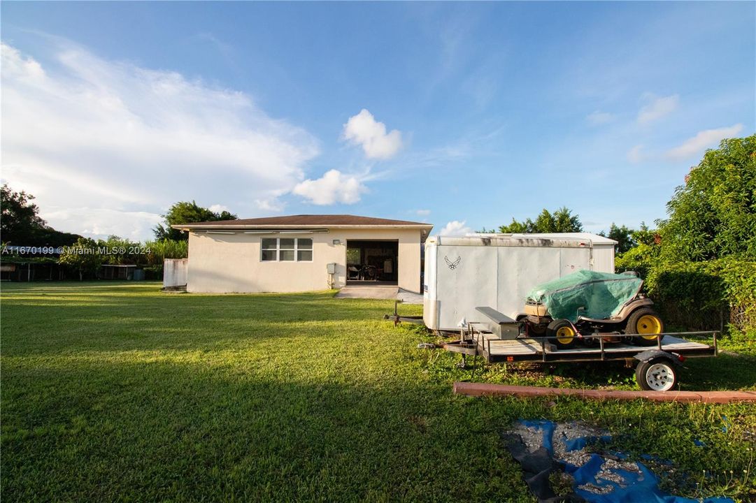 For Sale: $1,049,999 (4 beds, 2 baths, 1834 Square Feet)