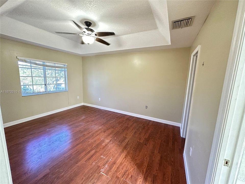 For Rent: $3,600 (3 beds, 2 baths, 1774 Square Feet)