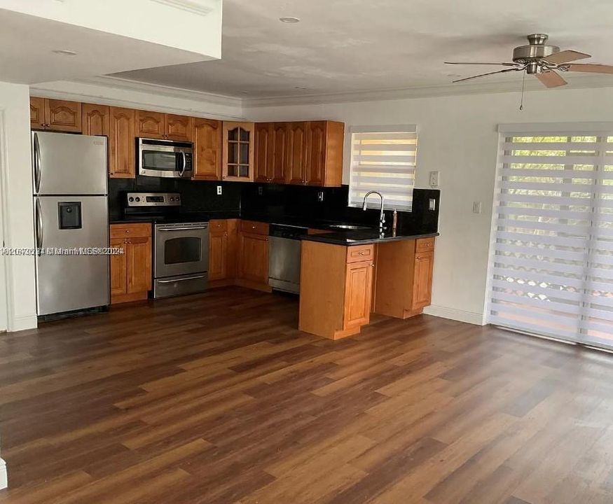 For Rent: $3,000 (3 beds, 2 baths, 1582 Square Feet)