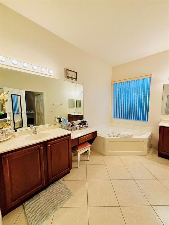 MASTER BATH