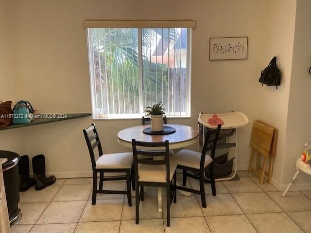 For Rent: $2,195 (2 beds, 2 baths, 1042 Square Feet)