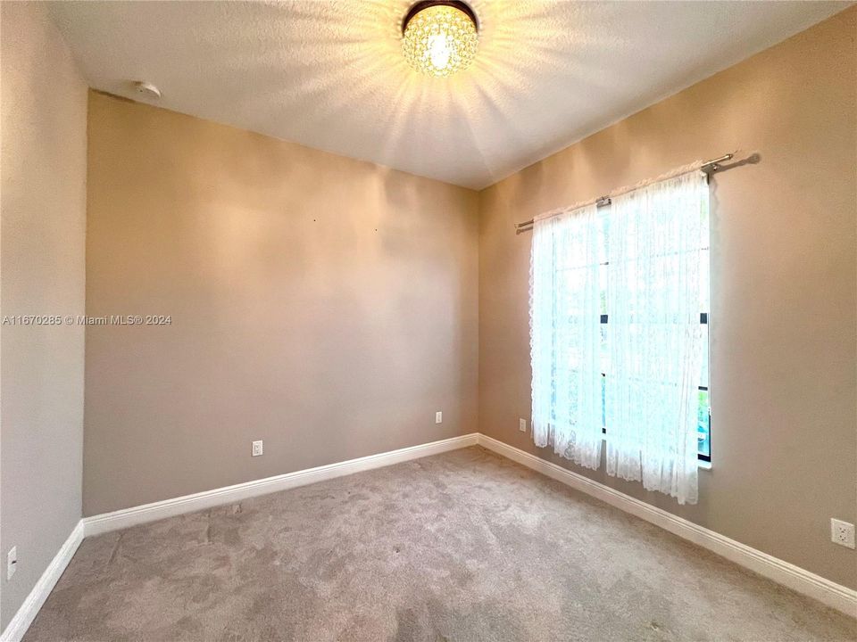 For Rent: $5,500 (3 beds, 2 baths, 2287 Square Feet)