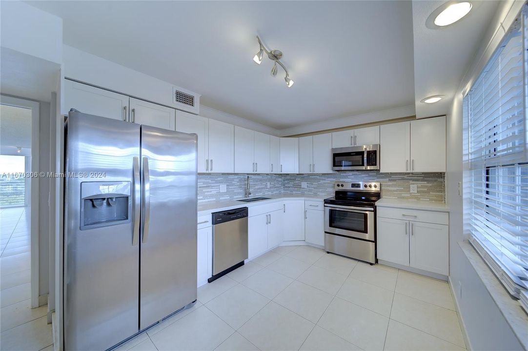 For Sale: $349,900 (3 beds, 2 baths, 1620 Square Feet)