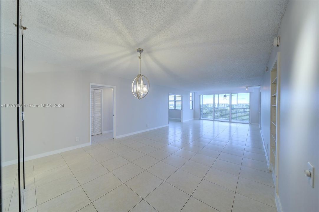 For Sale: $349,900 (3 beds, 2 baths, 1620 Square Feet)