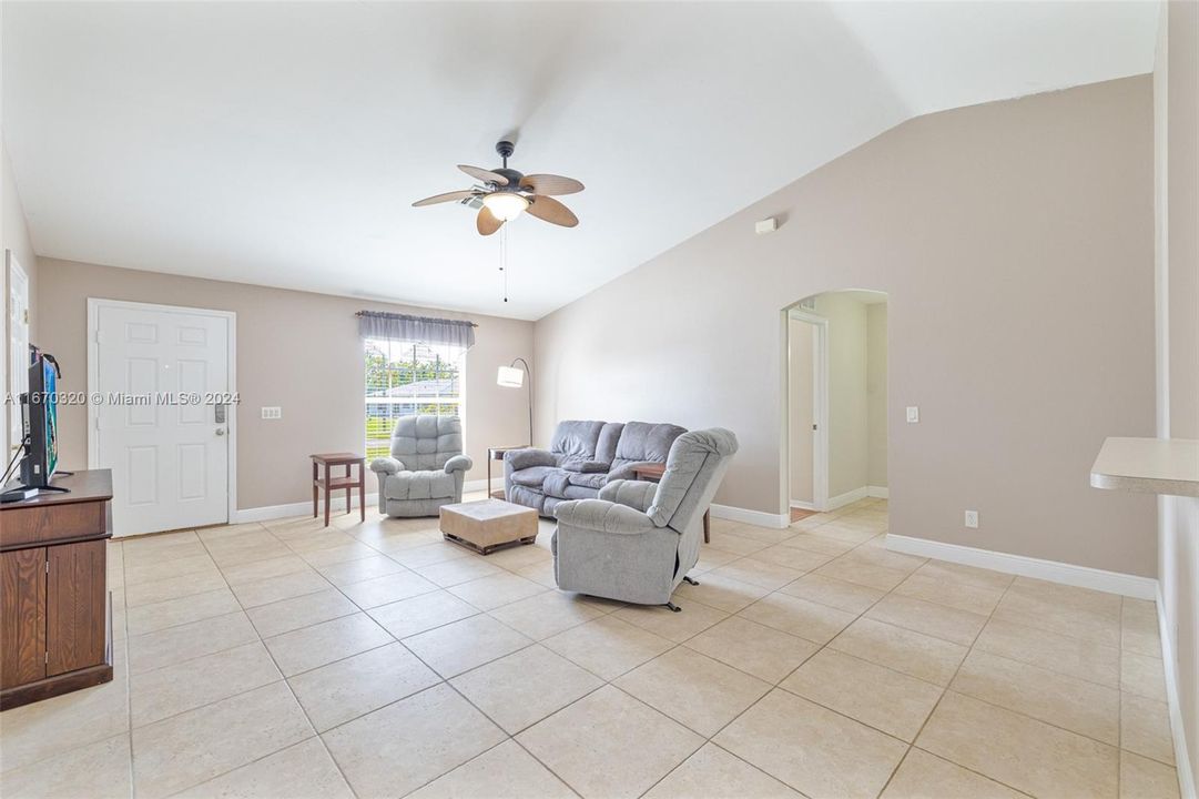 For Sale: $329,900 (3 beds, 2 baths, 1323 Square Feet)