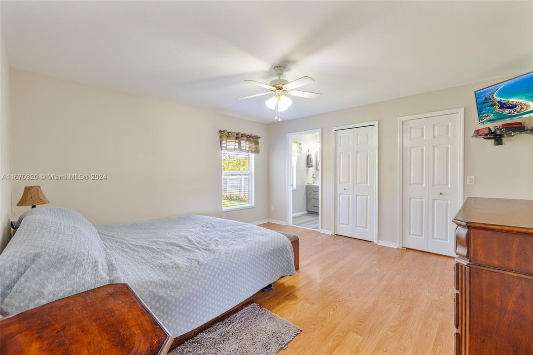 For Sale: $329,900 (3 beds, 2 baths, 1323 Square Feet)