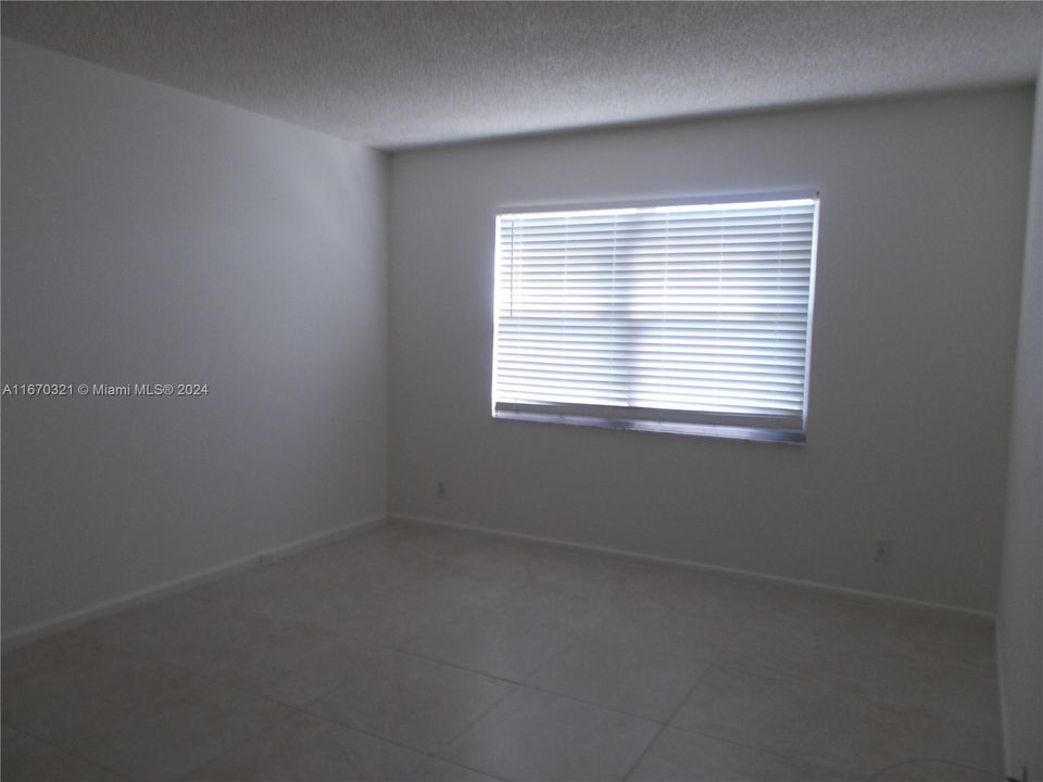 For Rent: $2,300 (2 beds, 2 baths, 1192 Square Feet)