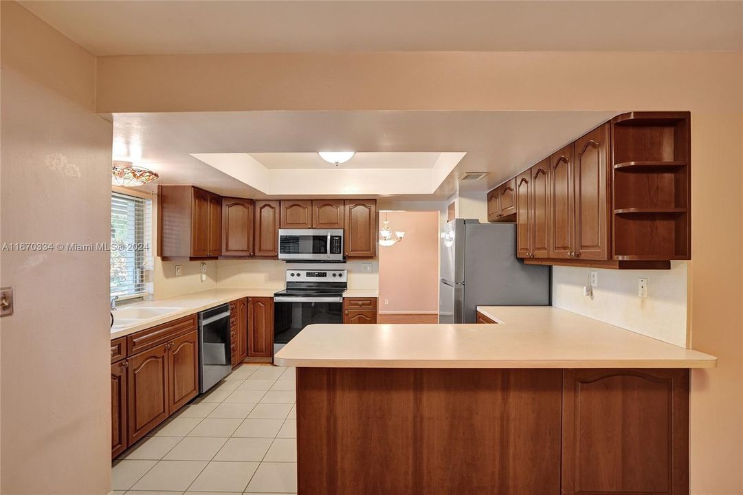 Features stainless steel appliances!