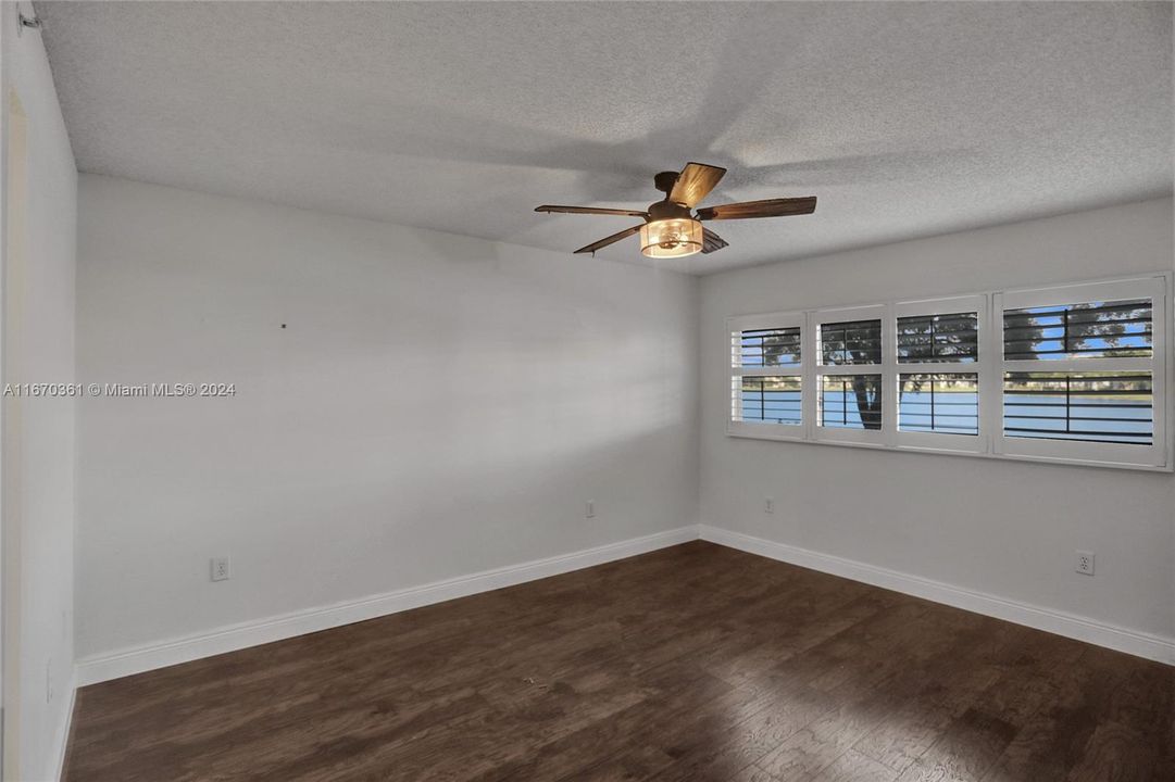 For Sale: $235,000 (2 beds, 2 baths, 1207 Square Feet)