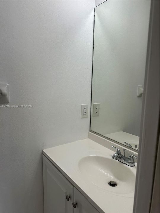 For Rent: $2,600 (2 beds, 2 baths, 1286 Square Feet)