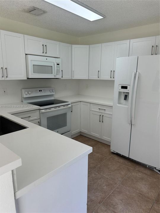 For Rent: $2,600 (2 beds, 2 baths, 1286 Square Feet)