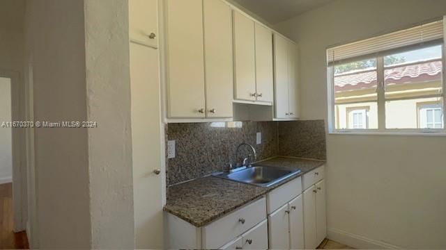 For Rent: $1,850 (1 beds, 1 baths, 702 Square Feet)