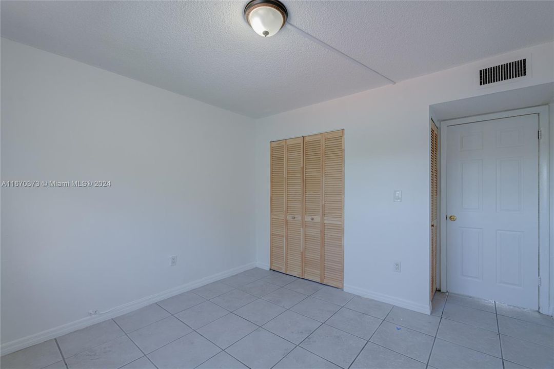 For Rent: $2,100 (2 beds, 1 baths, 758 Square Feet)