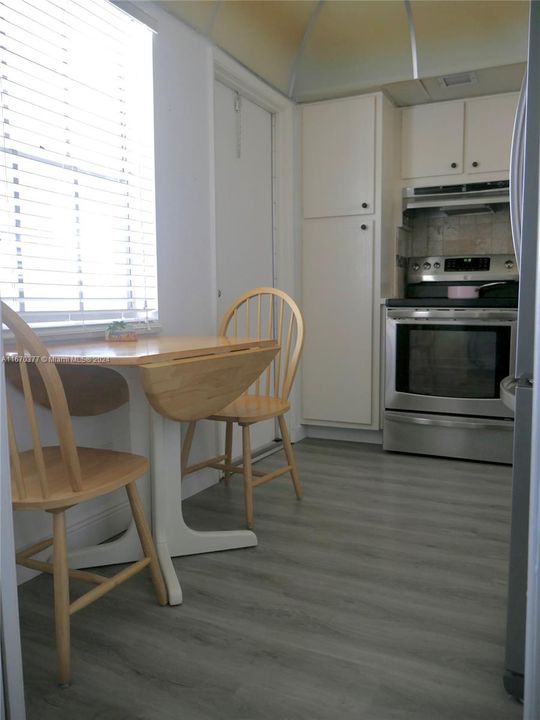 For Rent: $2,300 (2 beds, 2 baths, 1100 Square Feet)