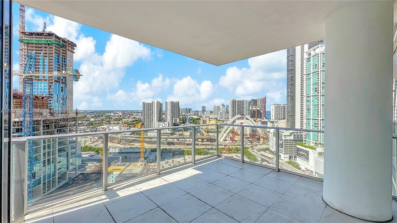 For Sale: $624,901 (1 beds, 2 baths, 1018 Square Feet)