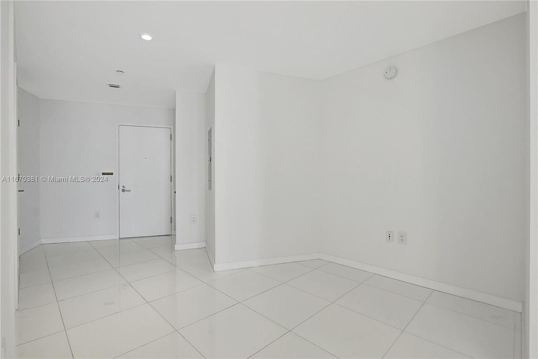 For Sale: $624,901 (1 beds, 2 baths, 1018 Square Feet)