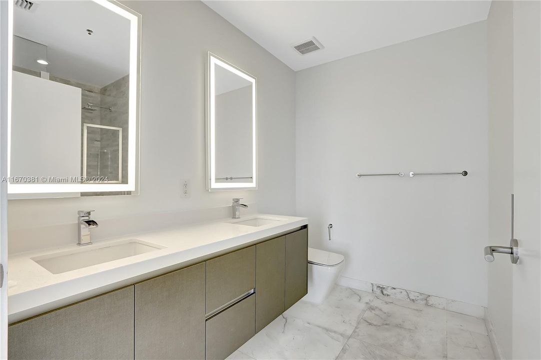 For Sale: $624,901 (1 beds, 2 baths, 1018 Square Feet)