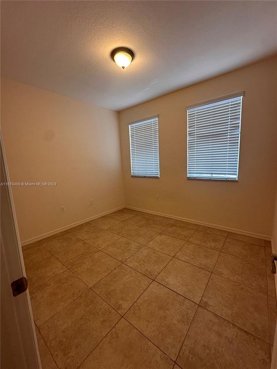 For Rent: $2,900 (3 beds, 2 baths, 1452 Square Feet)