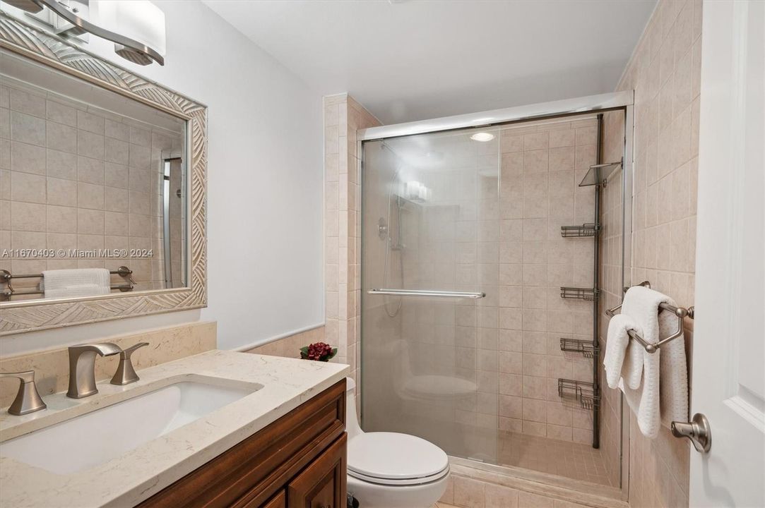 For Sale: $409,900 (2 beds, 2 baths, 1233 Square Feet)