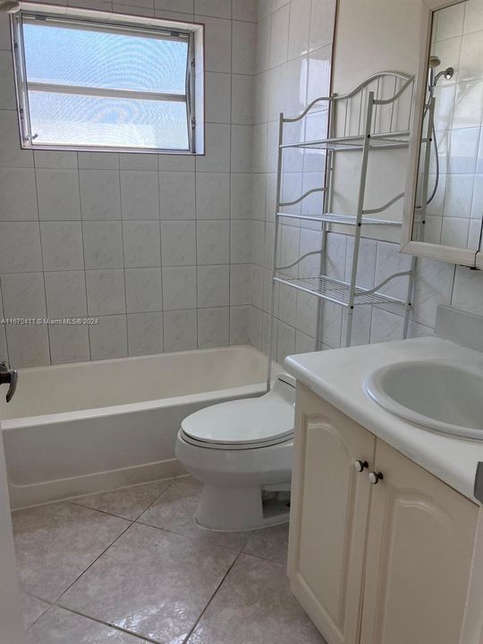 For Rent: $1,550 (1 beds, 1 baths, 640 Square Feet)