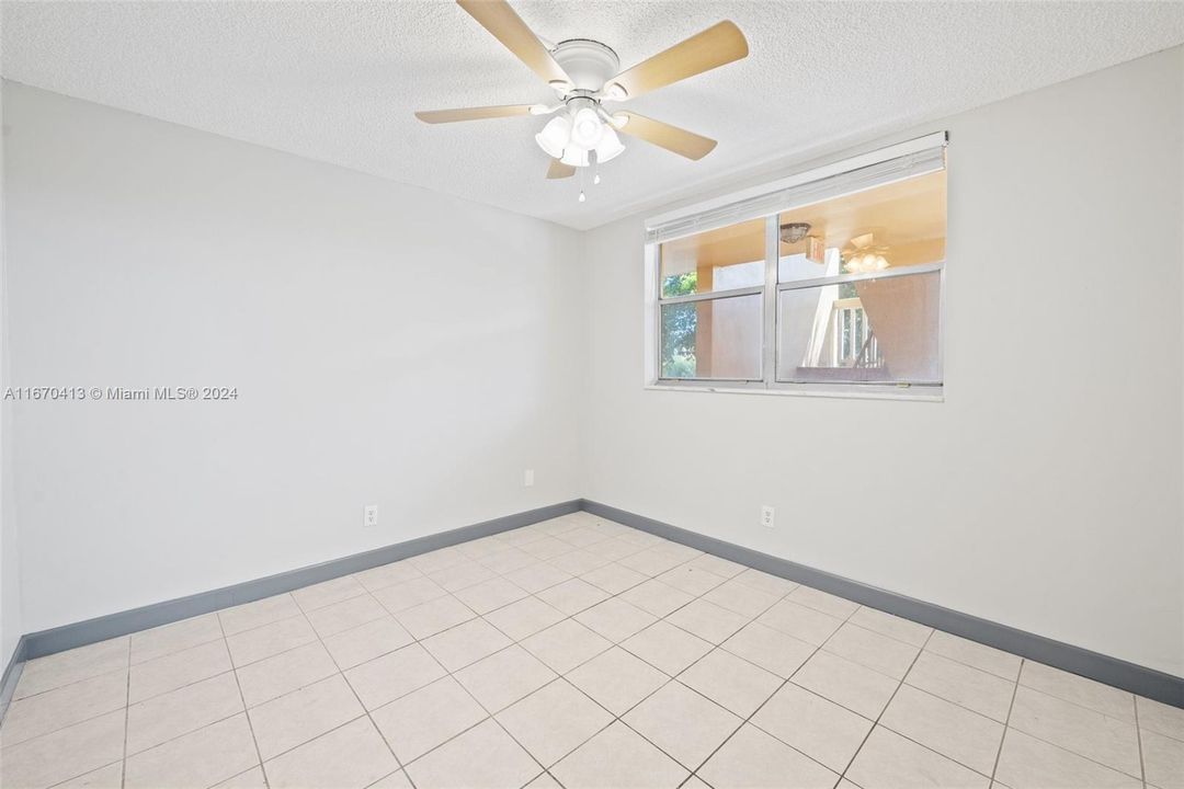 For Sale: $135,000 (2 beds, 2 baths, 1070 Square Feet)