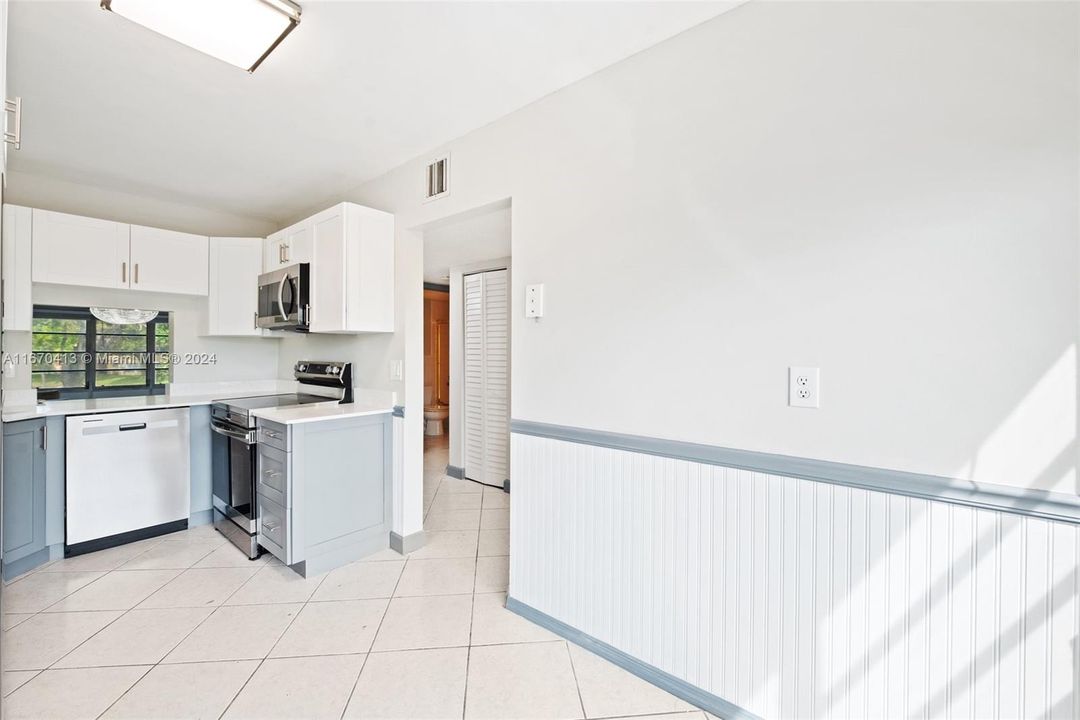 For Sale: $135,000 (2 beds, 2 baths, 1070 Square Feet)