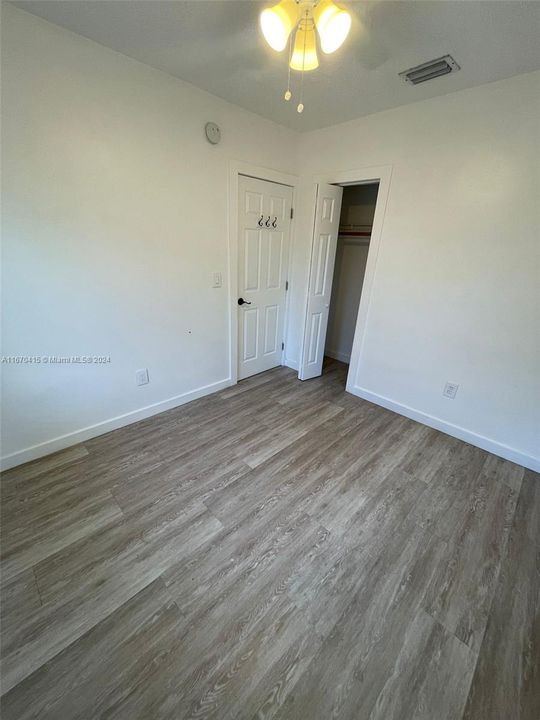 For Rent: $2,800 (2 beds, 1 baths, 827 Square Feet)