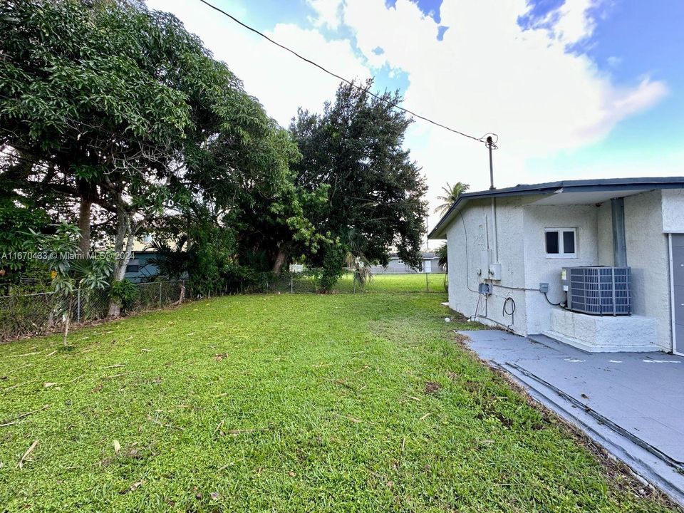 For Rent: $3,000 (3 beds, 2 baths, 1192 Square Feet)