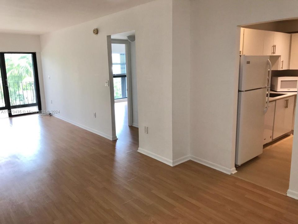 For Rent: $4,250 (2 beds, 2 baths, 1311 Square Feet)