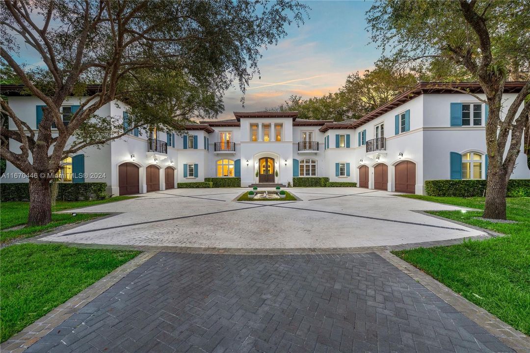 For Sale: $15,895,000 (8 beds, 8 baths, 11684 Square Feet)