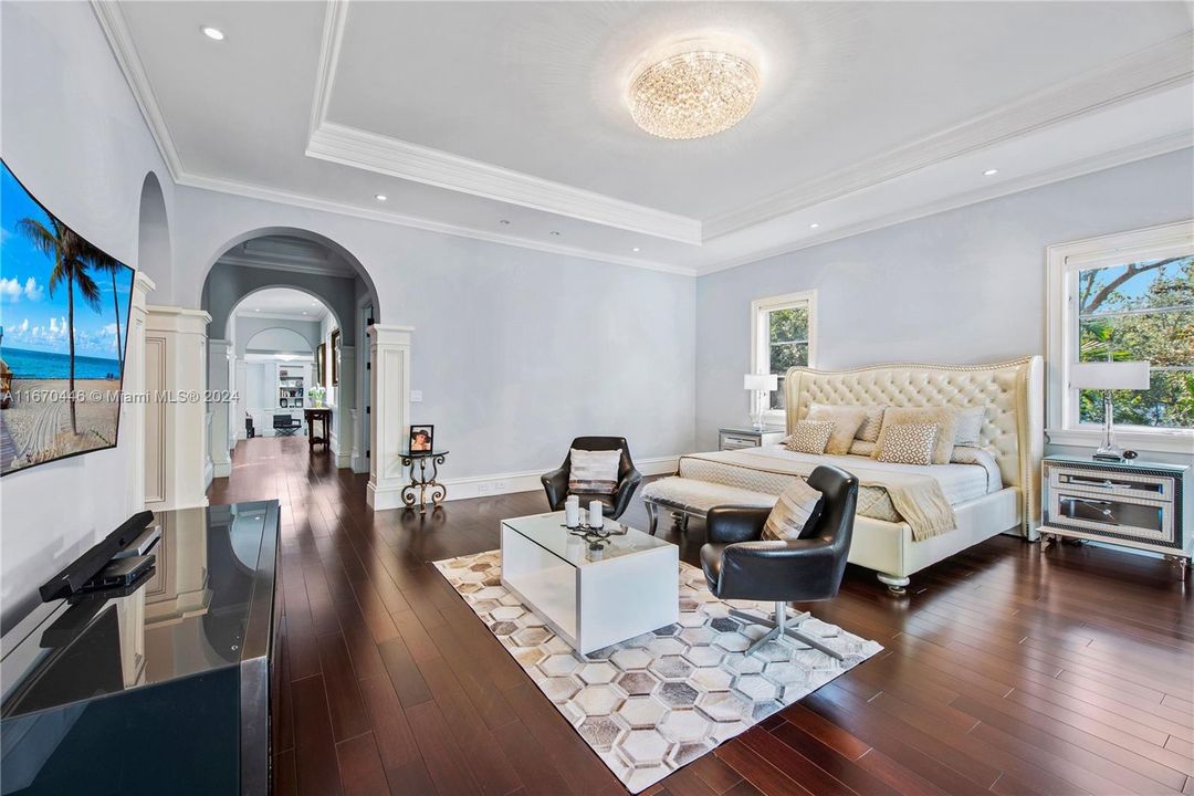 For Sale: $15,895,000 (8 beds, 8 baths, 11684 Square Feet)