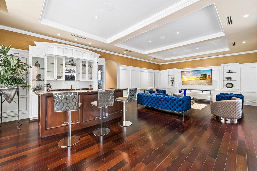 For Sale: $15,895,000 (8 beds, 8 baths, 11684 Square Feet)