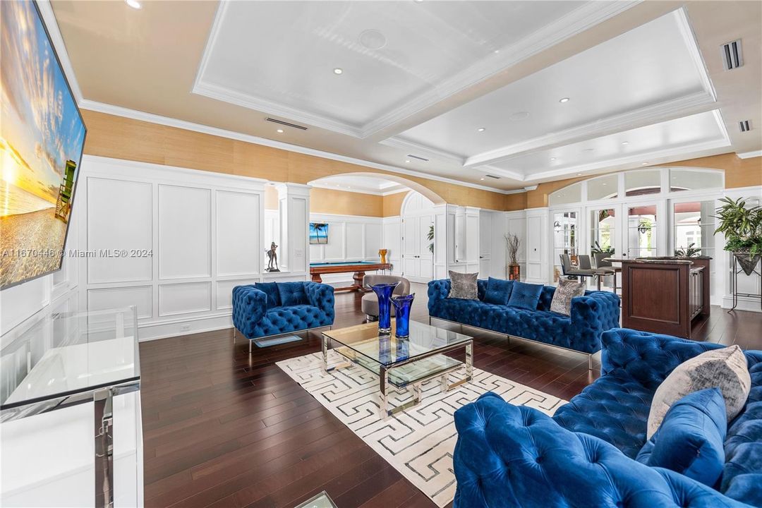 For Sale: $15,895,000 (8 beds, 8 baths, 11684 Square Feet)